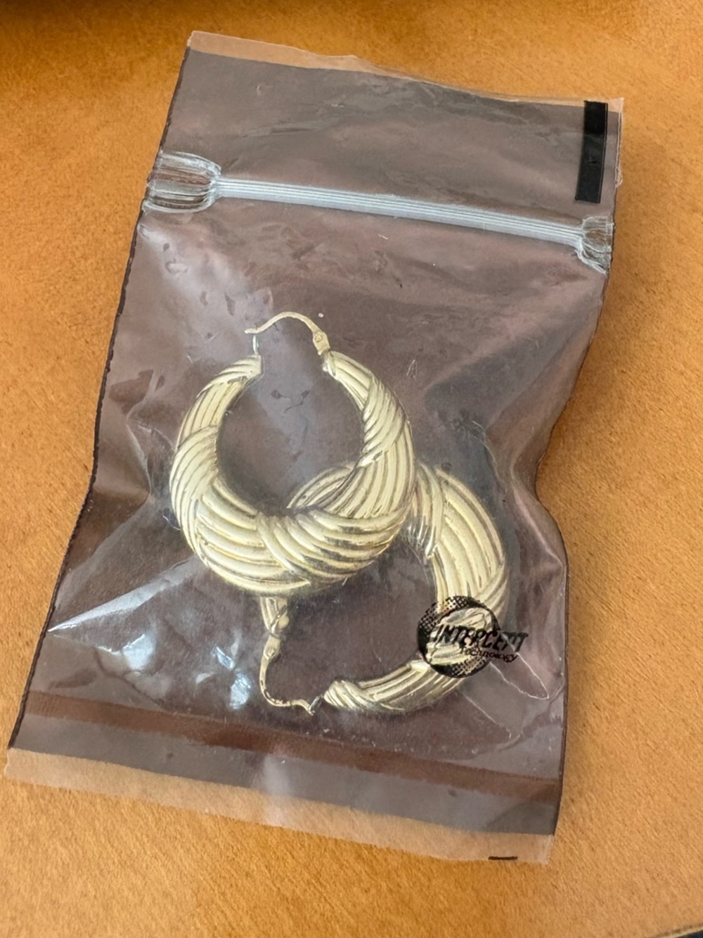14K Gold Vintage Italian UnoAErre Twisted Rope Hoop Earrings ✨ - Picture 11 of 11